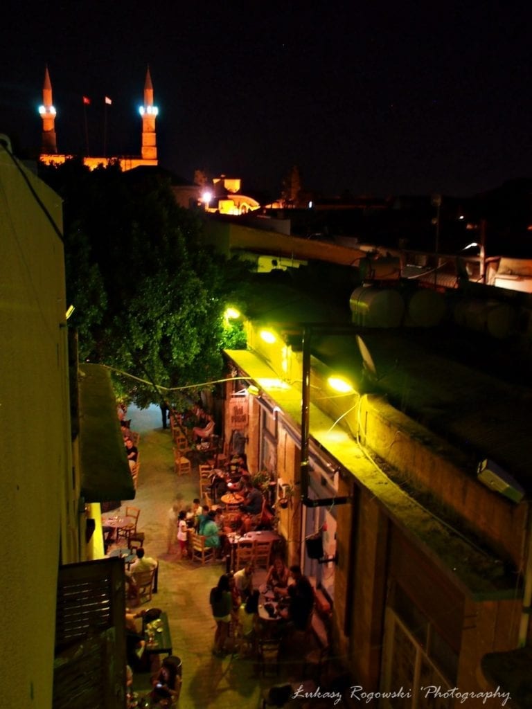 Co warto zobaczyć w Nikozji? Nocne życie jej mieszkańców