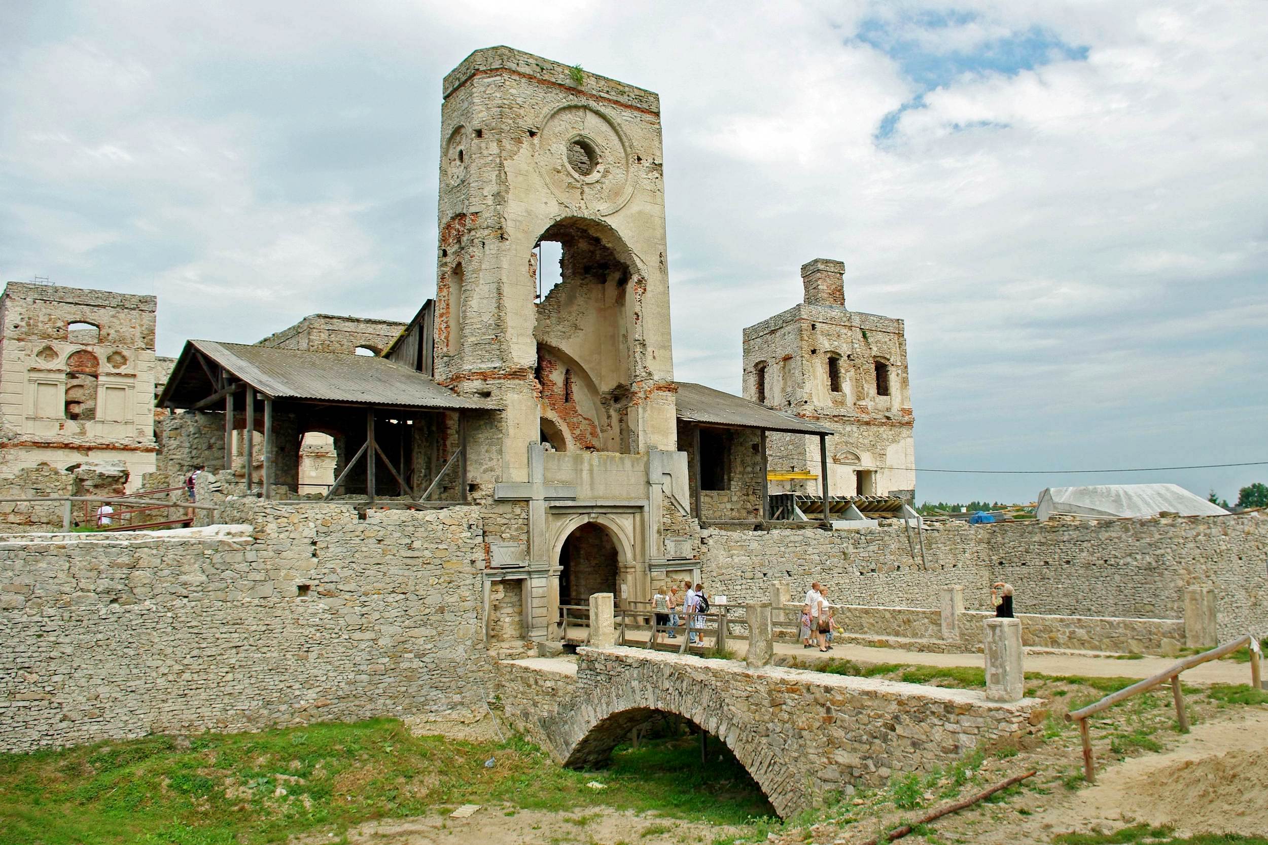 Brama zamku Krzyżtopór