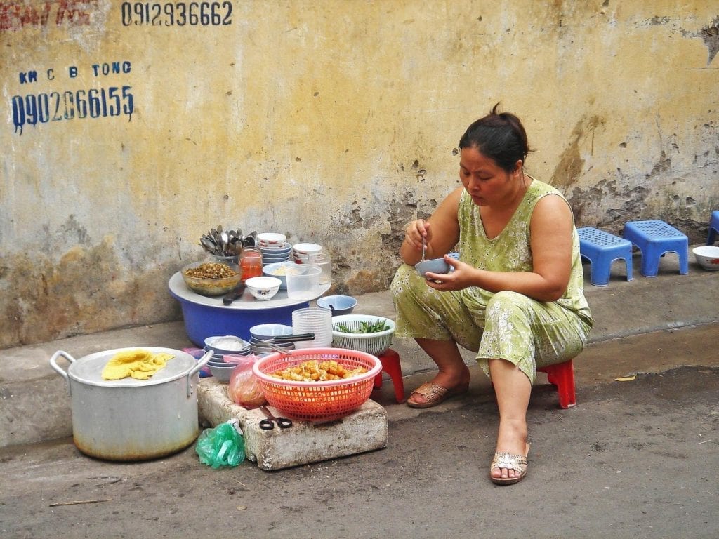 Uliczne jedzenie w Hanoi - kuchnia wietnamska