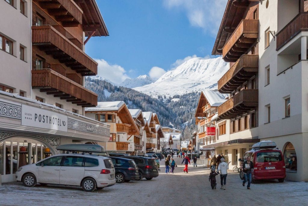 Kurort narciarski Serfaus w Tyrolu i najkrótsza linia metra na świecie