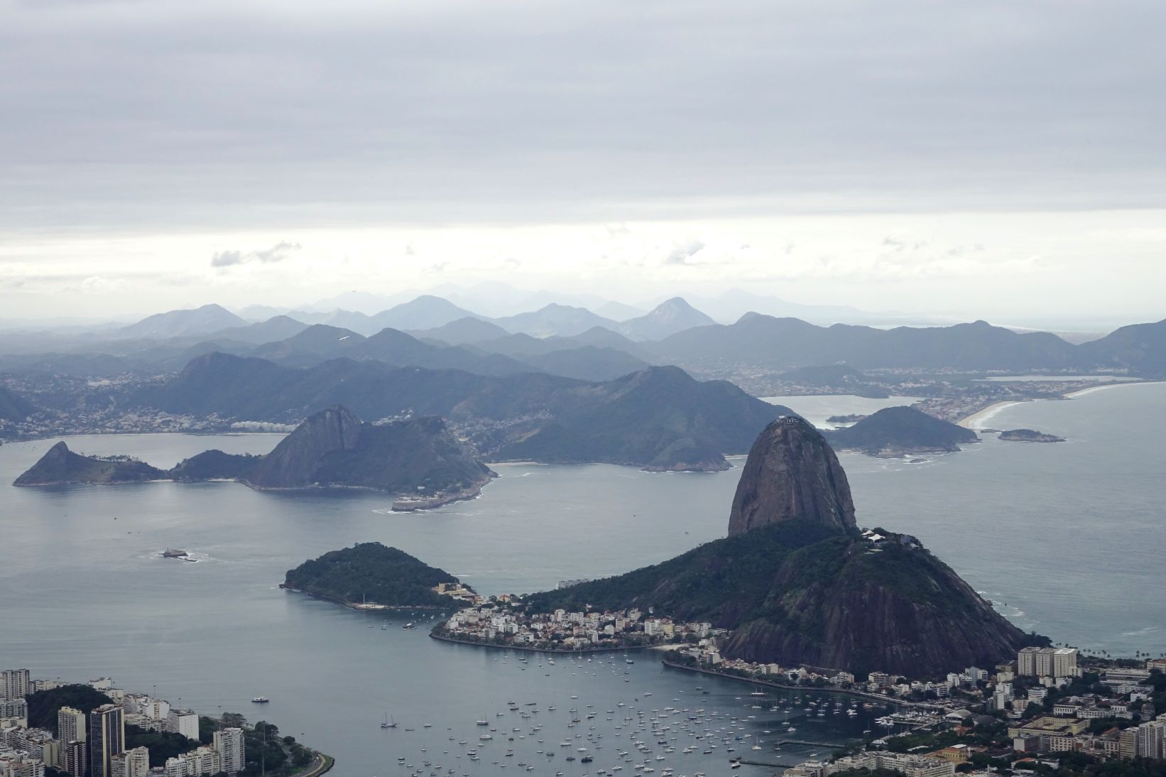 15. Widok na Rio de Janeiro ze wzgórza Corcovado